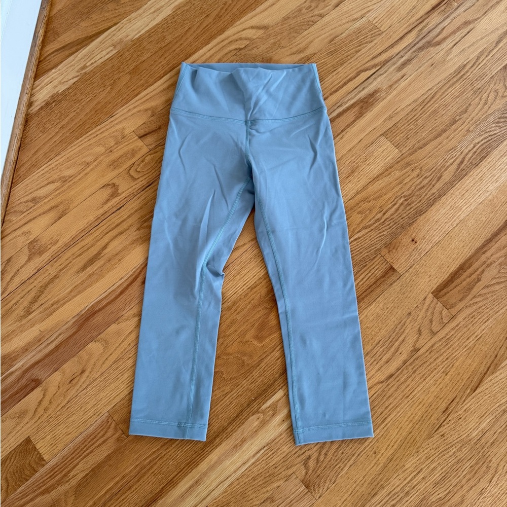 Lululemon capri leggings size 6 blue